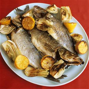 Fried sea bass with lemon and fennel