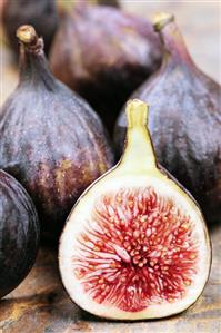 Whole figs with half a fig