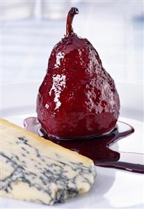 Red wine pear with Stilton