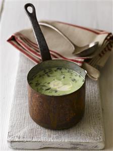 Pea soup in a pan