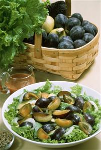 Salad with Plums and Avacado