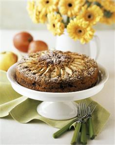 Apple Spice Crown Cake