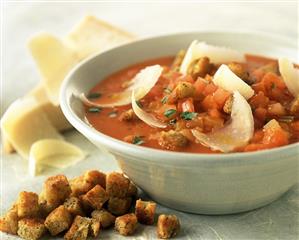 Fruity tomato soup with Parmesan and croutons