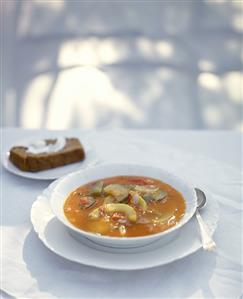 Vegetable soup with pumpkin, tomatoes & courgettes, bread