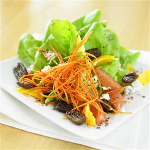 Salad with Pecans, Gorgonzola and Clementines