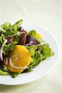 Salad with Oranges and Pecans