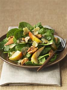 Spinach Salad with Pears, Walnuts and Parmesan Cheese