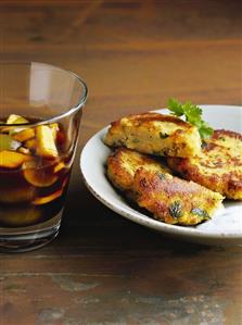 Crispy potato cakes with tamarind chutney, N. India