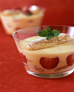 Tiramisu con fresones. Receta disponible.