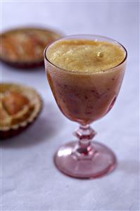 Ginger peach smoothie. Bebida de melocoton y jengibre. Receta disponible.