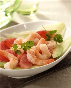 Ensalada de gambas, aguacate y pomelo. Receta disponible TR. 
Schrimps, Avocado and Grapefruit Salad.