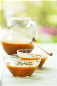 Consome frio de tomates y cebollino. Receta disponible.
Cold Clear Broth with Tomatoes and Chives. 
