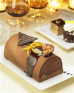 Cocina de Navidad. Tronco de mousse de chocolate. Receta disponible
 TR. Christmas Cuisine.  Chocolate Mousse Trunk






