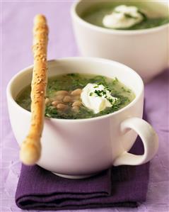 Sopa con alubias.
Bean Soup.
