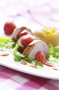 Cerdo con salsa de fresones agridulce. Receta disponible.
Pork with Sweet and Sour Strawberry Sauce.