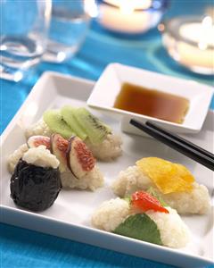 Sushis de frutas. Receta disponible. 
Fruit Sushi.
