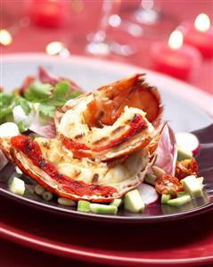 Cocina de Navidad. Bogavante asado con ensalada. Receta disponible. Paso a paso disponible
. Christmas Cooking. Roasted Lobster with Salad.