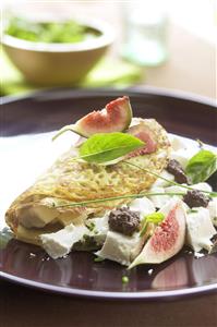 Crepes de higos y queso. Receta disponible. 
Figs and Cheese Crepes. 