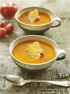 Sopa de tomates asados. Receta disponible.