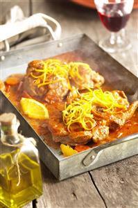 Jarret de ternera con citricos. Receta disponible.
Veal Shank with Citrus Fruits