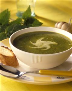 Sopa de ortigas. Receta disponible. 
Nettle Soup.