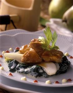 Pollo caramelizado sobre espinacas. Receta disponible.
Caramelized Chicken over Spinach.
