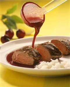 Filetes de cordero con salsa agridulce. Receta disponible. Lamb Filets with Sweet and Sour Sauce.