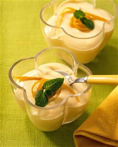 Crema o mousse de naranja. Receta disponible.  
Cream or Orange Mousse. 
