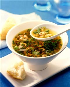 Sopa de gambas y berros. Receta disponible.
 Shrimp and Watercress Soup.