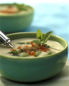 Sopa de cangrejo a la menta. Receta disponible. 
Crab Soup in Mint