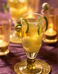 Cocina de Navidad. Litchis al champagne. Receta disponible.
Christmas Cooking.. Litchis in Champagne.