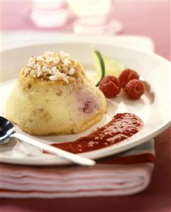 Flan de quesos con frambuesas. Receta disponible.
Cheese Flan with Raspberries. 