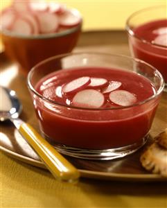 Sopa fria de remolacha. Receta disponible.
Cold Beets Soup.
