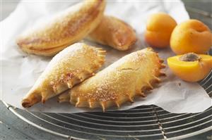 Empanadillas de albaricoque. Receta disponible.
