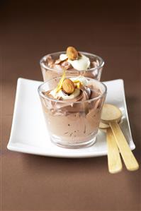 Mousse de dos chocolates. Receta disponible.
