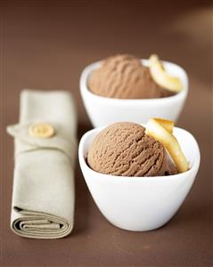 Helado de chocolate y canela. Receta disponible.
