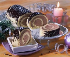 Cocina de Navidad. Brazo de gitano relleno de chocolate. Receta disponible TR.