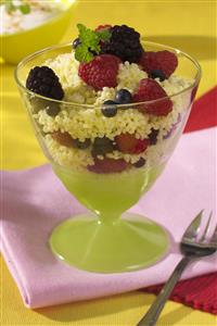 Helado con frutos rojos y mijo. Receta disponible.
