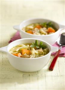 Sopa de callos y hortalizas (Busecca). Cocina italiana.