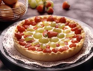 Tarta con frutas frescas. Receta disponible.