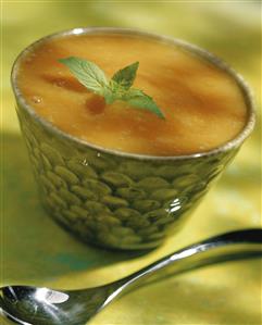 Sopa de melon cantaloup. Receta disponible TR.
