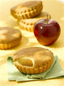 Tartaletas o pequeñas costradas de manzana. Receta por encargo.
