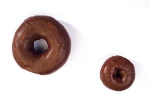 Donuts de chocolate.